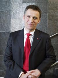 Stoltenberg’s government on shaky ground item-thumbnail