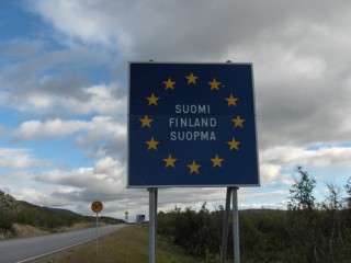 Finnish_border_sign_Kilpisjarvi23