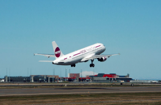 WOW air celebrates one-year anniversary of flights to Iceland item-thumbnail