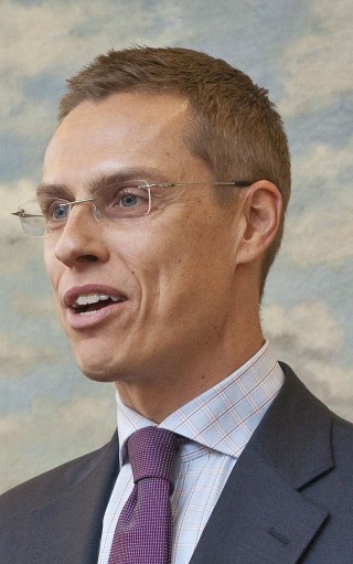 Finnish PM refuses to accept gift skis