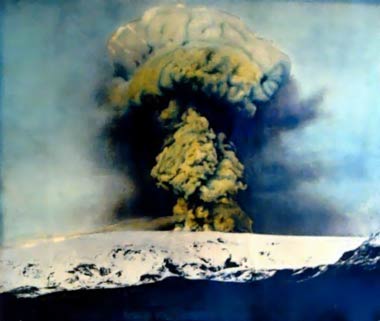 Iceland volcano eruption concerns, scientists disagree